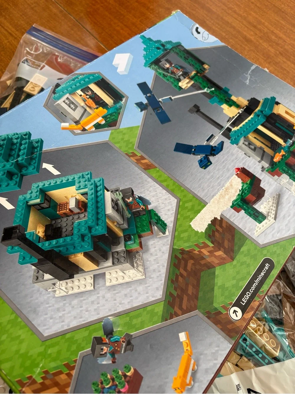 Lego Minecraft Retired 21173 The Sky Tower